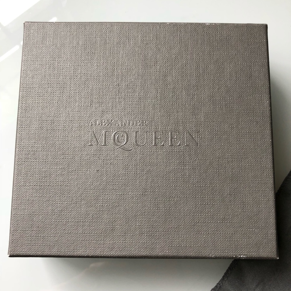 SOLD NIB Alexander McQueen Card Holder - Picture 5 of 8